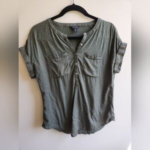 Lucky Brand Woman's Olive Green Top Size Small/Petite (S/P)